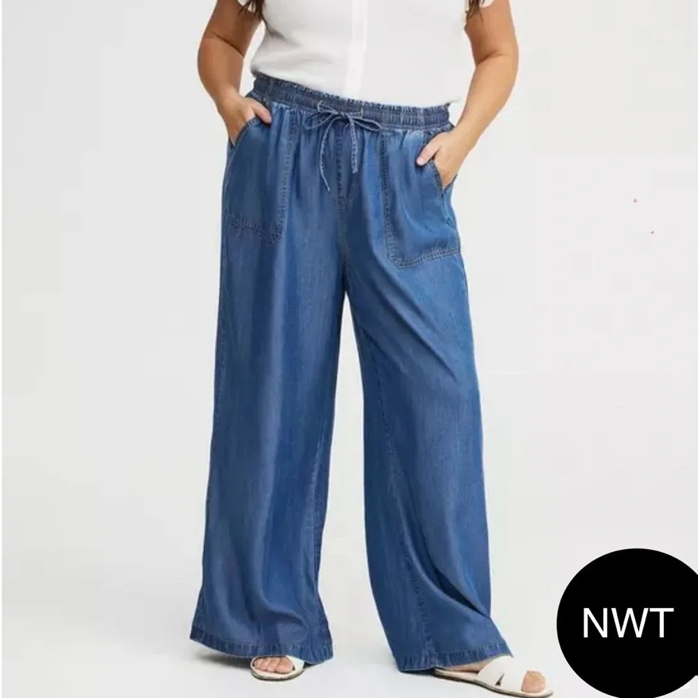 Torrid, 3 | 3X | 22-24, HIGH-RISE PULL ON WIDE LEG LUIGHTWEIGHT DENIM JEAN - NWT - Picture 1 of 7